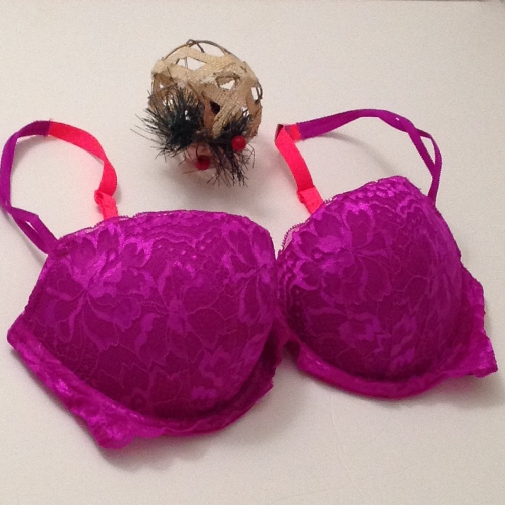 🍃🌹PINK 'Victoria's Secret - Push Up Lacy Bra 🍃